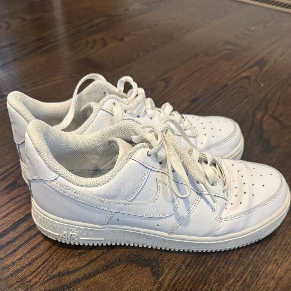 Nike White  Air Force Athletic Shoes
